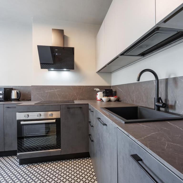 Central Guest - Appartamento con 2 Camere da Letto - 7