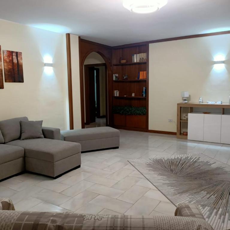 TinHouse - Three-Bedroom Apartment - 23