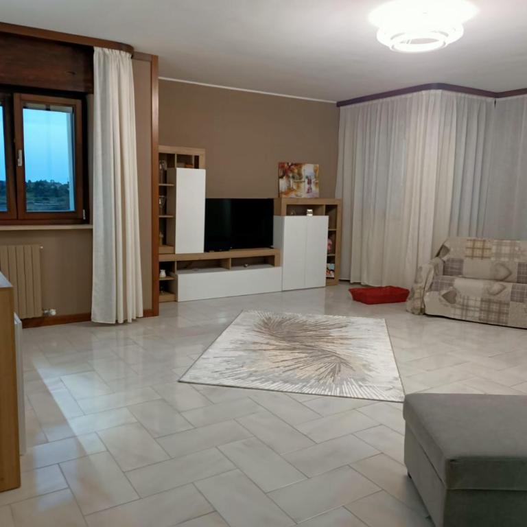 TinHouse - Three-Bedroom Apartment - 24