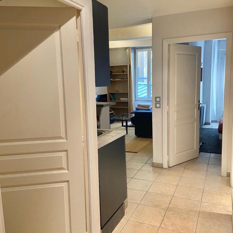 Cozy 50 m2 - Balcony & Air Conditioning! Heart of Old Nice - Appartement 2 Chambres - 11