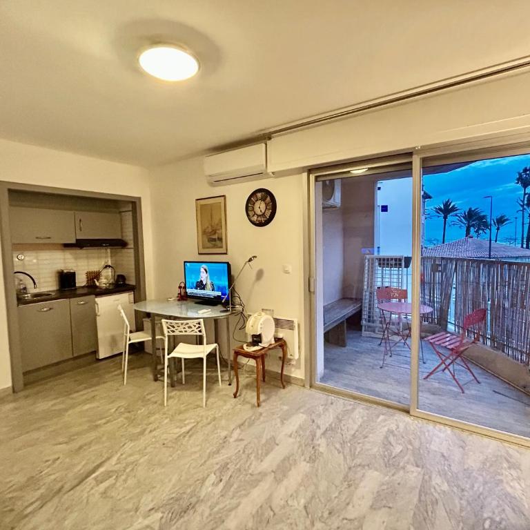 Antibes France Plage - One-Bedroom Apartment - 4