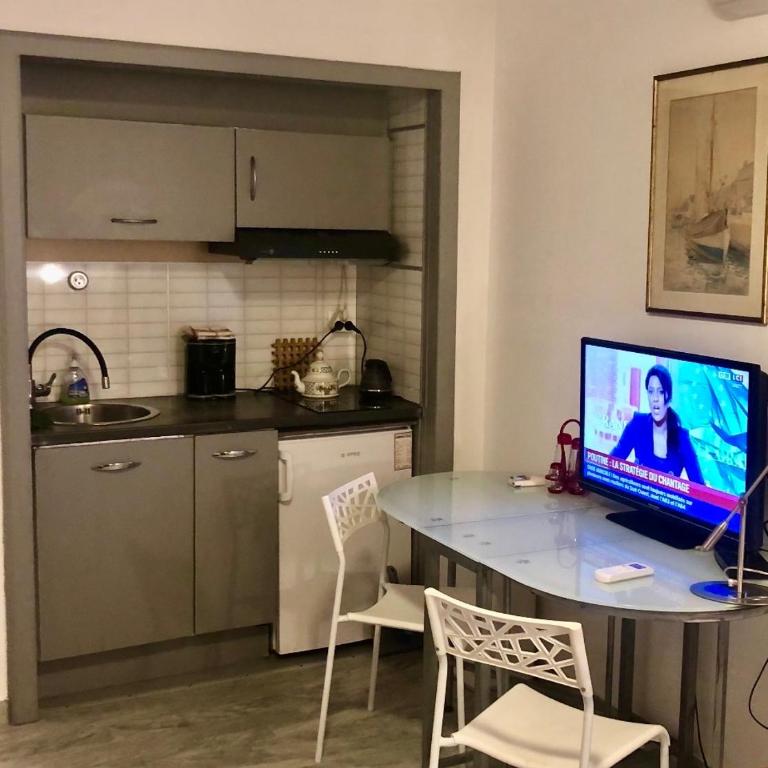 Antibes France Plage - One-Bedroom Apartment - 6
