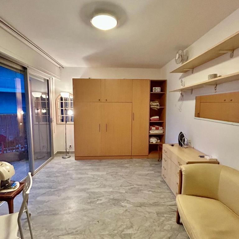 Antibes France Plage - One-Bedroom Apartment - 10