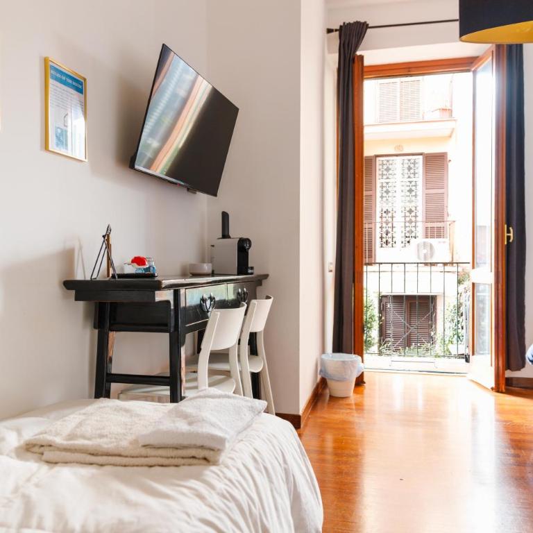 EMI's Guest House - Triple Room - 12