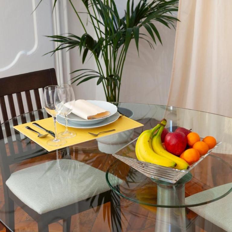 Des Hayes - One-Bedroom Apartment - 11
