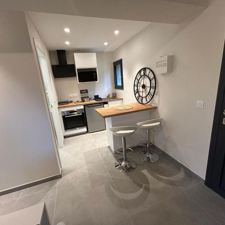 Studio neuf au calme proche Grenoble - Studio - Vue sur Montagne - 3