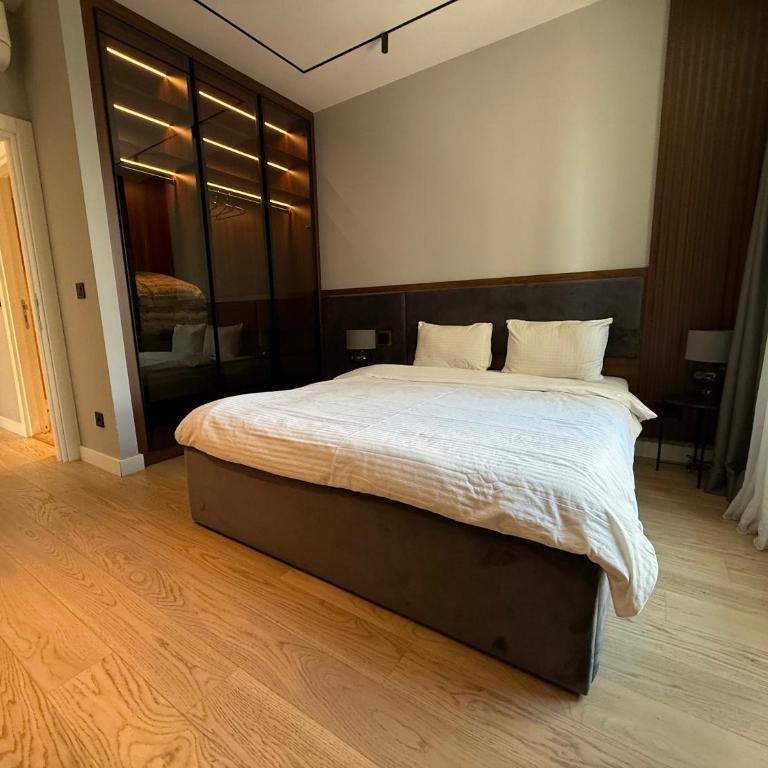 BW Home - One-Bedroom Apartment with Balcony and City View - 2