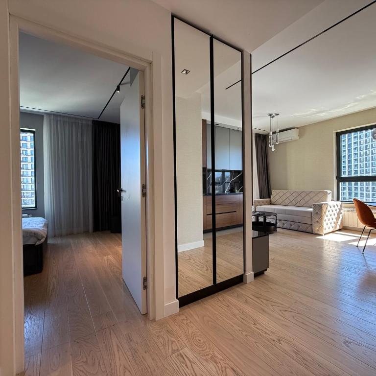 BW Home - One-Bedroom Apartment with Balcony and City View - 7