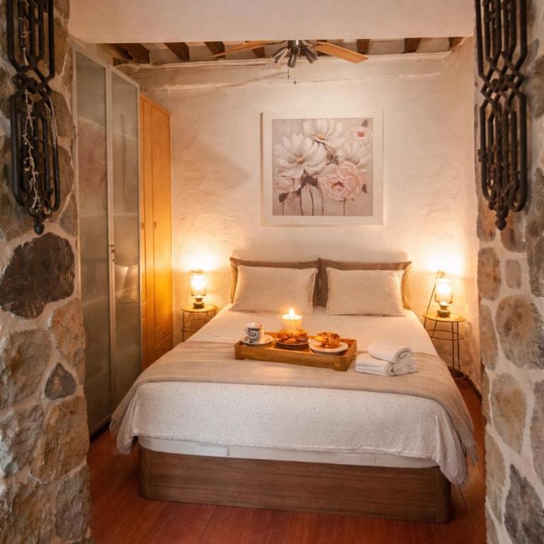 Historic 1905 Charm 3 min to Postiguet Beach - One-Bedroom Apartment - 6