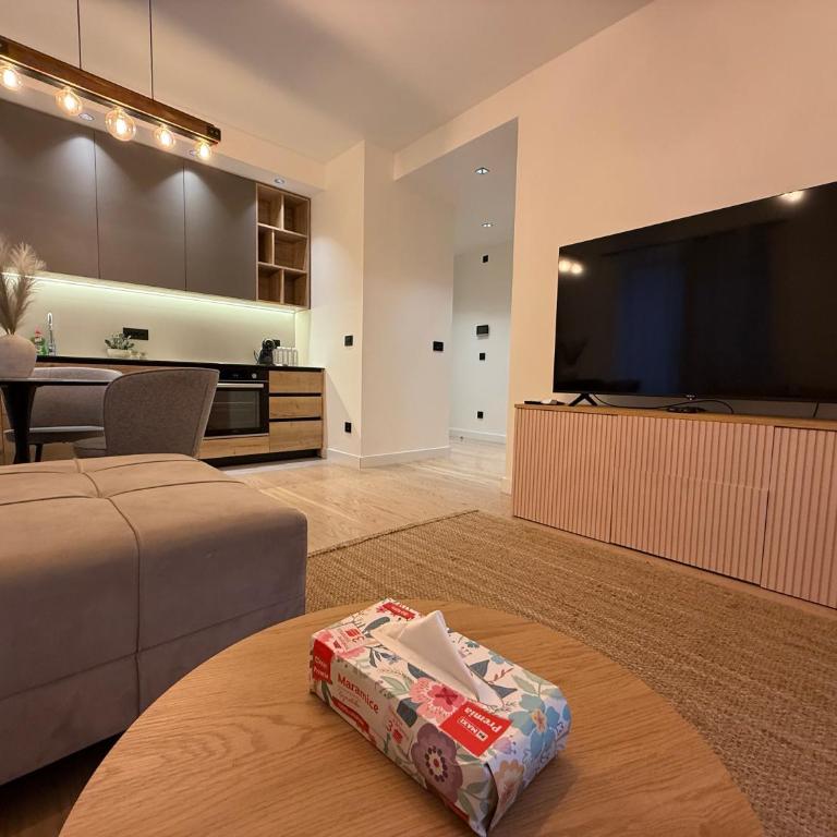 BW Home - One-Bedroom Apartment with Balcony and City View - 4