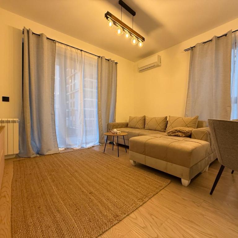 BW Home - One-Bedroom Apartment with Balcony and City View - 5