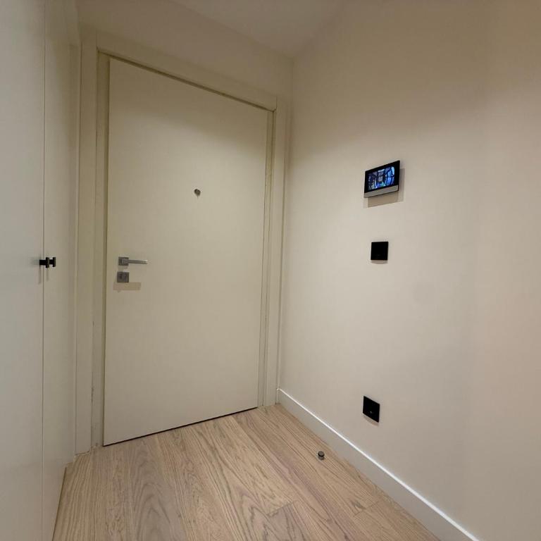 BW Home - One-Bedroom Apartment with Balcony and City View - 8