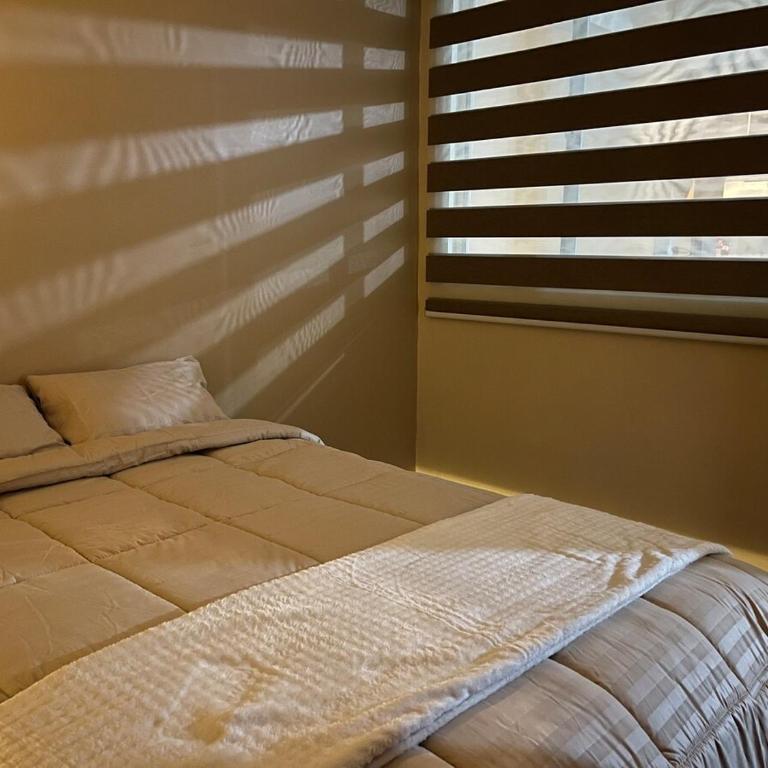 House in the center with an excellent location - Three-Bedroom Apartment - 5