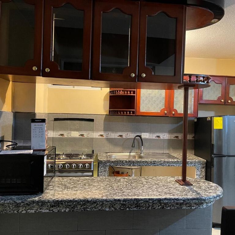 House in the center with an excellent location - Three-Bedroom Apartment - 11