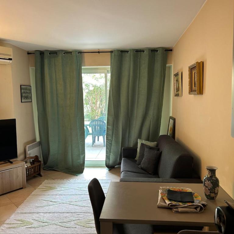 One-Bedroom Apartment with a Cozy Terrace Beachfront, City Center, Parking - One-Bedroom Apartment - 16