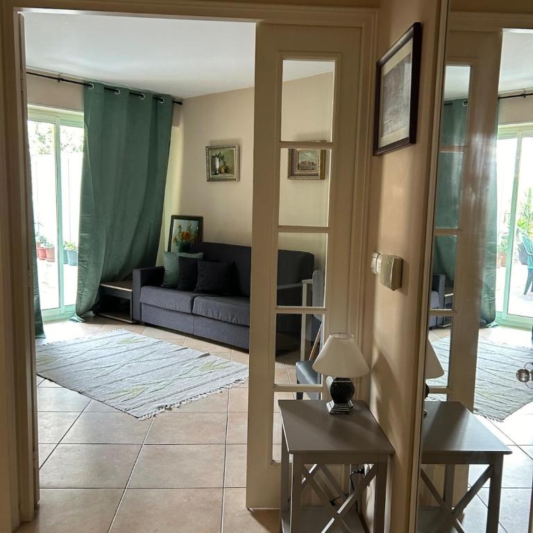 One-Bedroom Apartment with a Cozy Terrace Beachfront, City Center, Parking - One-Bedroom Apartment - 28