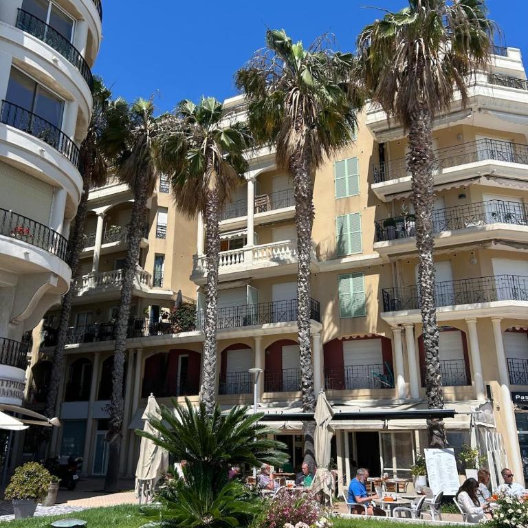 One-Bedroom Apartment with a Cozy Terrace Beachfront, City Center, Parking - One-Bedroom Apartment - 35