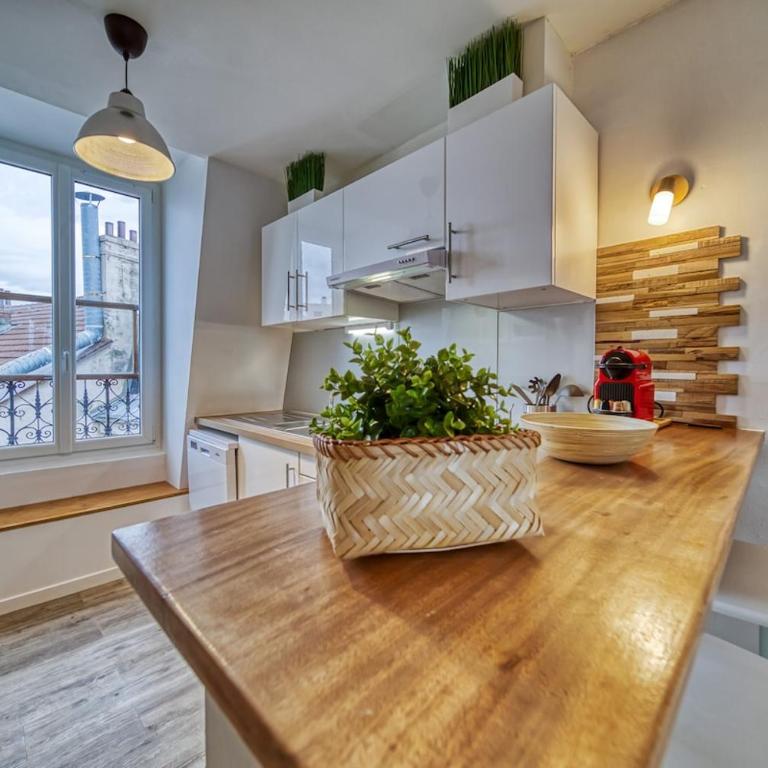 Elegance - Three-Bedroom Apartment - 3