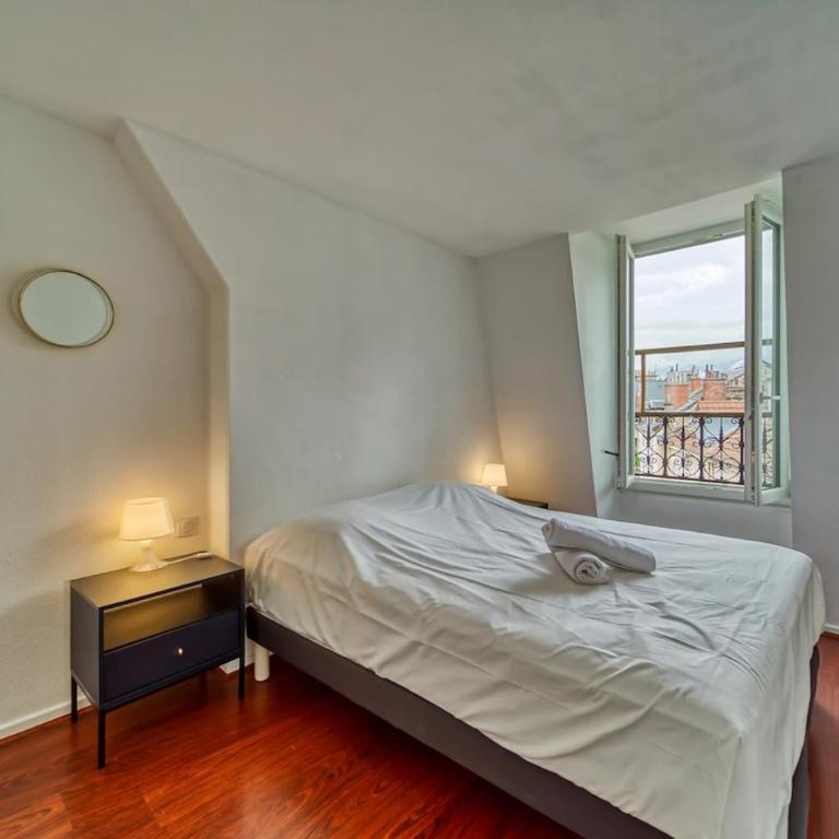 Elegance - Three-Bedroom Apartment - 23