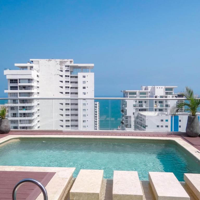 Apto chic con AC 3 hab 2 baños cerca al Mar - Three-Bedroom Apartment - 1