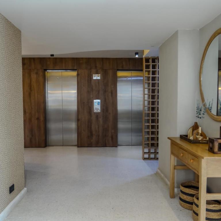 Apto chic con AC 3 hab 2 baños cerca al Mar - Three-Bedroom Apartment - 18