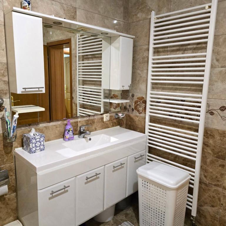 Teo FAMILY APARTMENT TUZLA - Three-Bedroom Apartment - 29