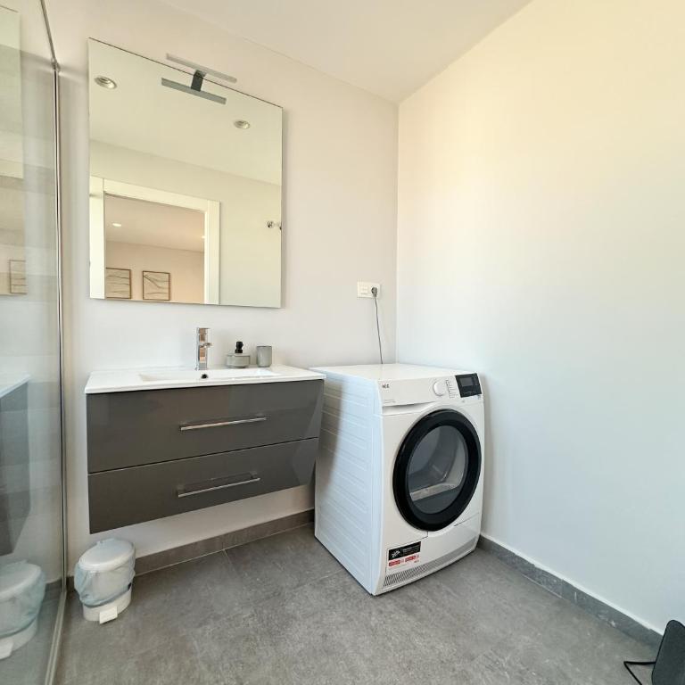 Horizonte 3 Charming apartment with breathtaking sea view at first line of Fuengirola beach - Apartamento de 3 dormitorios con vistas al mar - 35