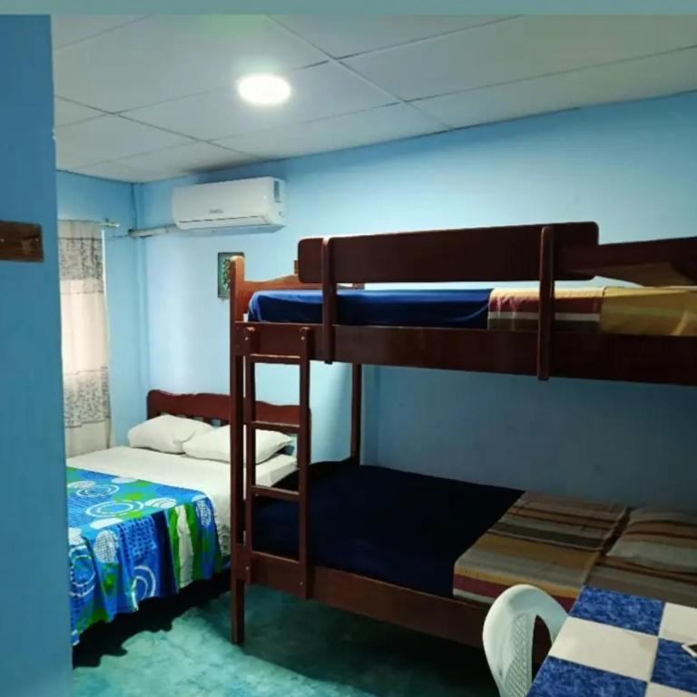Hostal Aruba - Classic Quadruple Room - 4