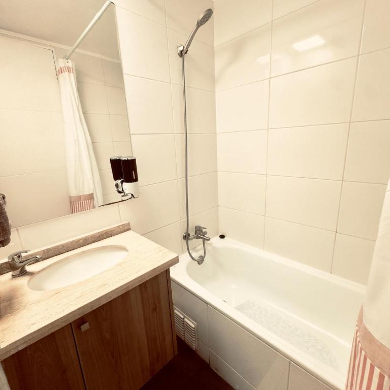 Best Location - Balcony - AC - Flexible Check-In - One-Bedroom Apartment - 10