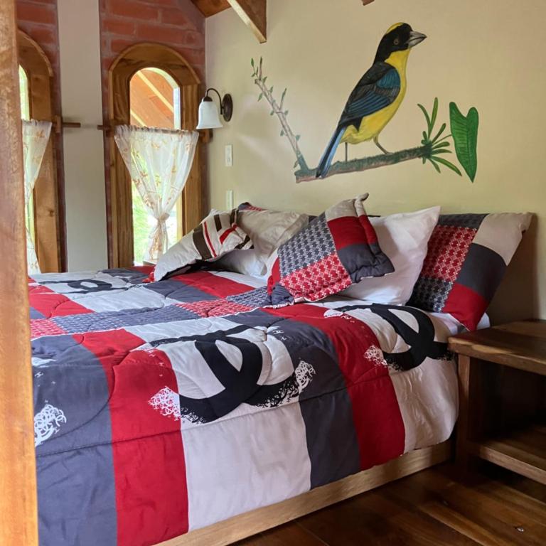 Casa del Rio en MINDO - Family Room with Mountain View - 6