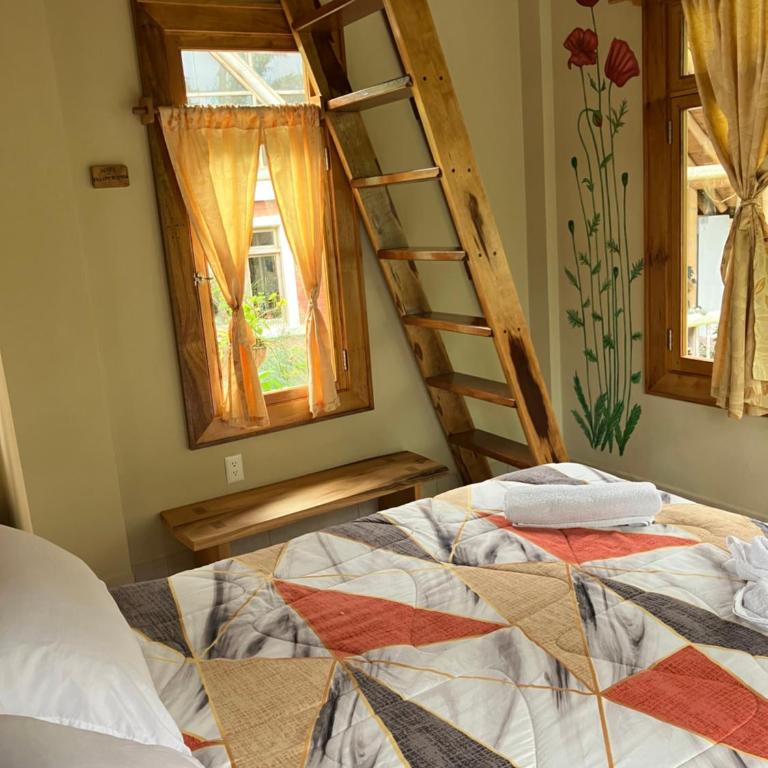 Casa del Rio en MINDO - Family Room with Mountain View - 1