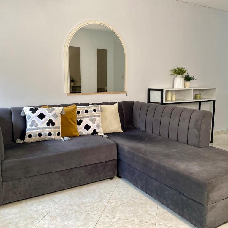 Apartamento comodo, 3 Hab, cerca Poblado - Three-Bedroom Apartment - 18