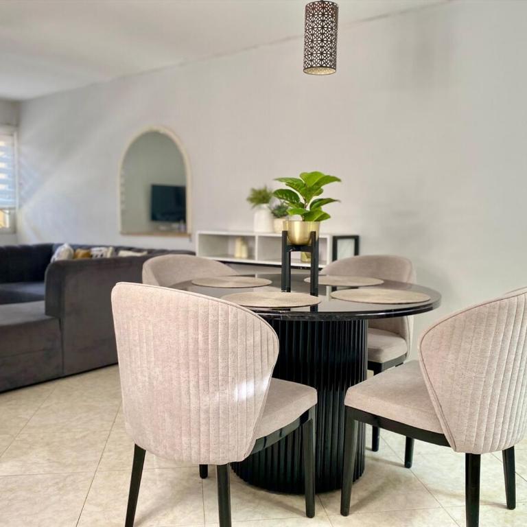 Apartamento comodo, 3 Hab, cerca Poblado - Three-Bedroom Apartment - 36