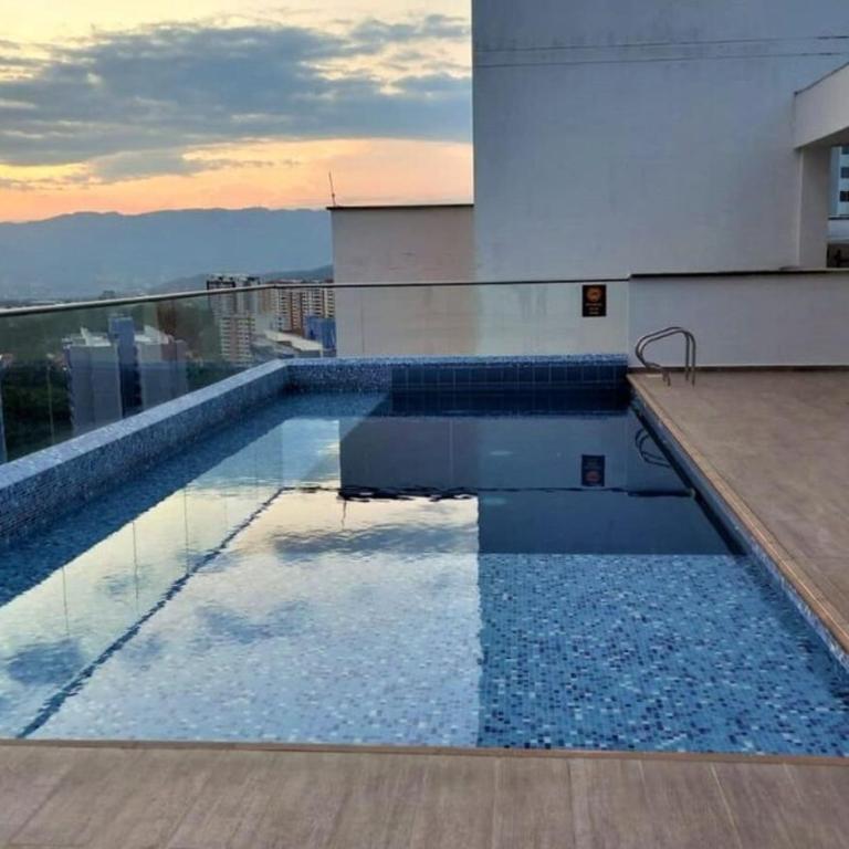 3 Bdrm 2 AC Great location Parking ElPinar5min - Three-Bedroom Apartment - 20