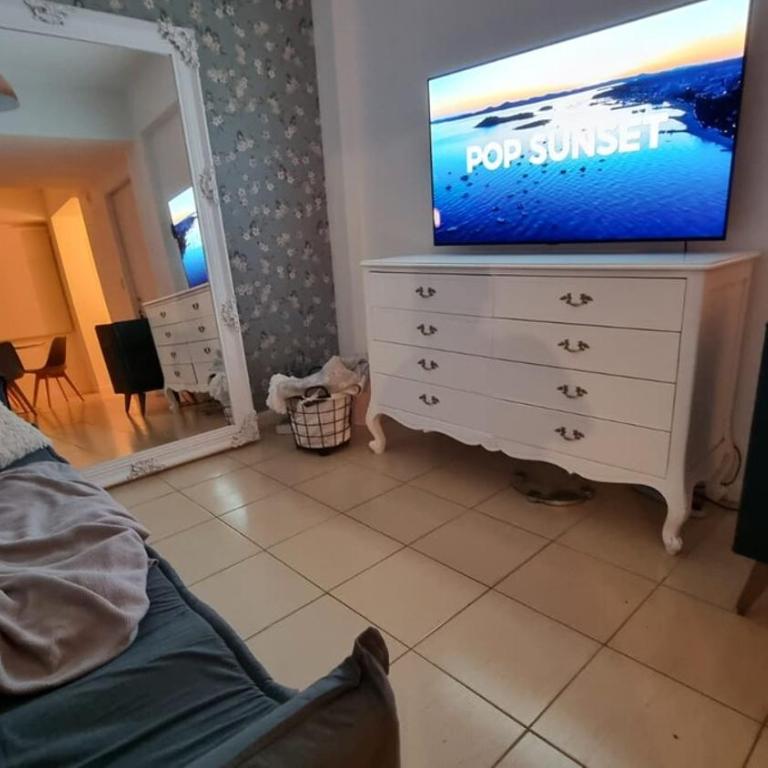 Departamento moderno y comodo, zona clinicas - One-Bedroom Apartment - 1