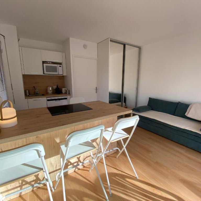 Studio Cabine Central avec Terrasse & Parking Sécurisé - FR-1-374-243 - Studio - 9