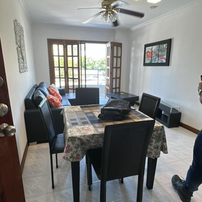 Apartamento cerca a la playa en Rodadero Sur - Apartamento de 3 dormitorios - 1