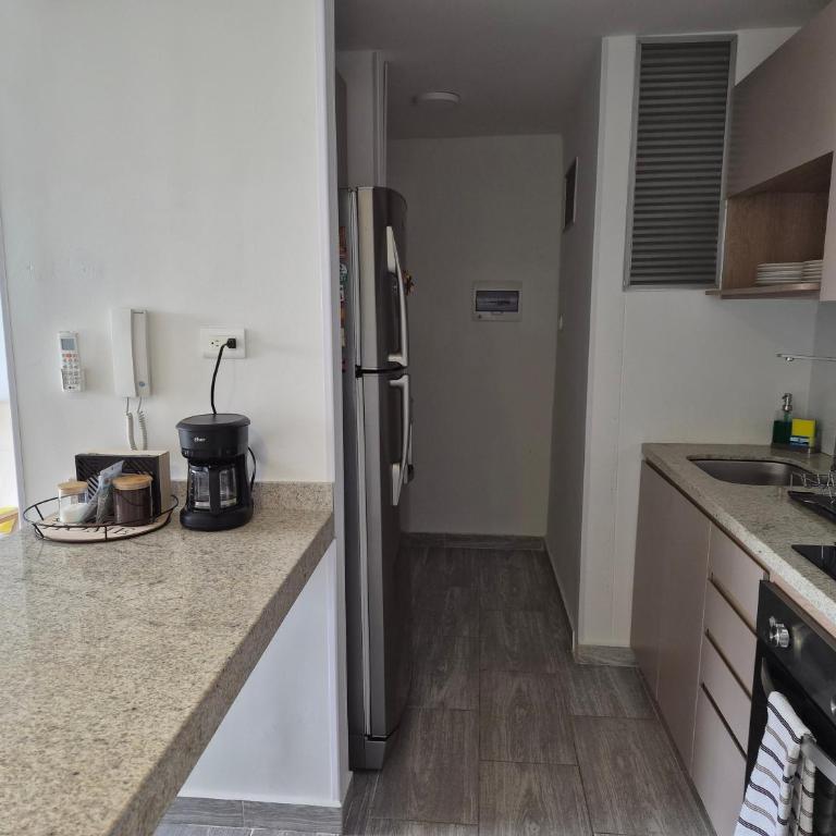 Hermoso apartamento familiar en Ricaurte - Three-Bedroom Apartment with Balcony - 13