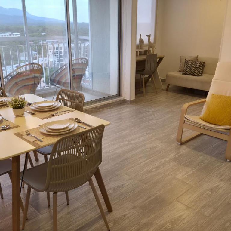 Hermoso apartamento familiar en Ricaurte - Three-Bedroom Apartment with Balcony - 3