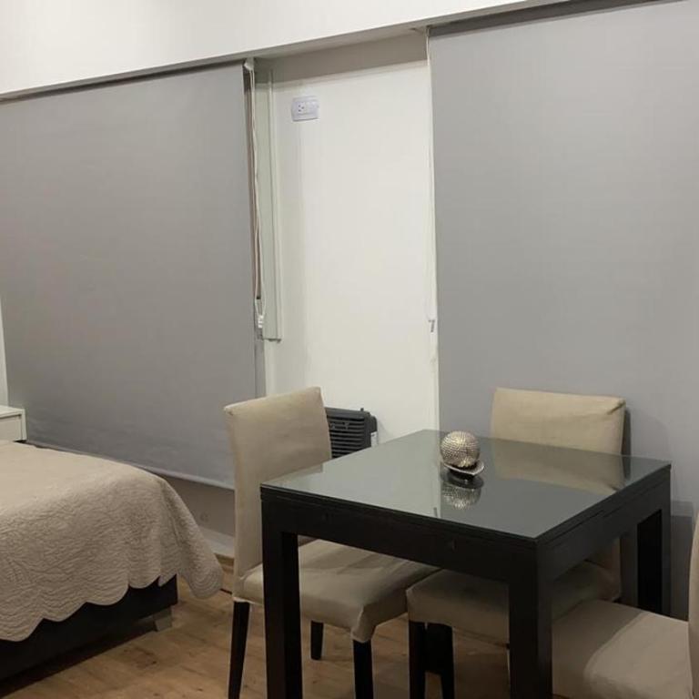 alquiler departamento por dia semana mes en Almagro a pasos de Avenida Corrientes hasta 2 personas comodas wifi balcon Se solicita Seña y Número de contacto - Apartamento de 1 dormitorio - 15