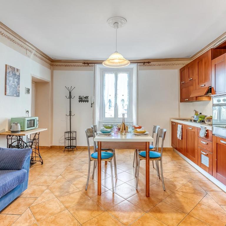 Bee Apartment: Luino Lakeside with Outdoor Dining - Happy Rentals - Apartamento con balcón - 8