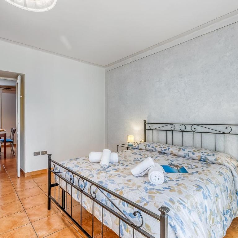Bee Apartment: Luino Lakeside with Outdoor Dining - Happy Rentals - Apartamento con balcón - 14