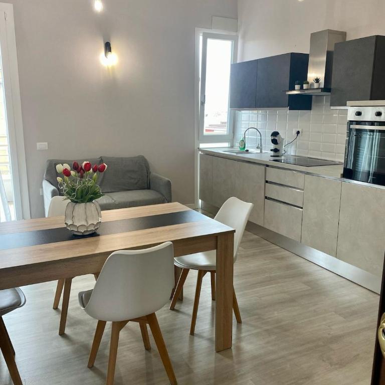 Stefy House - Apartment in Cagliari- super Balcony - Appartamento con 2 Camere da Letto, Balcone e Terrazza - 17