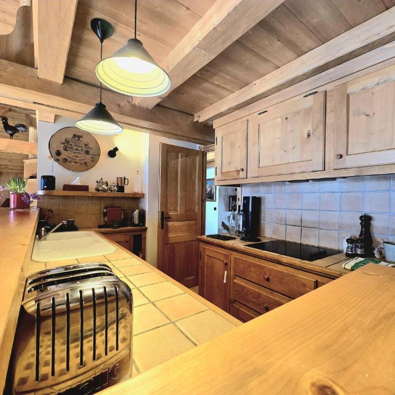 A Soulful Alpine Retreat in Megève - Appartement - 31