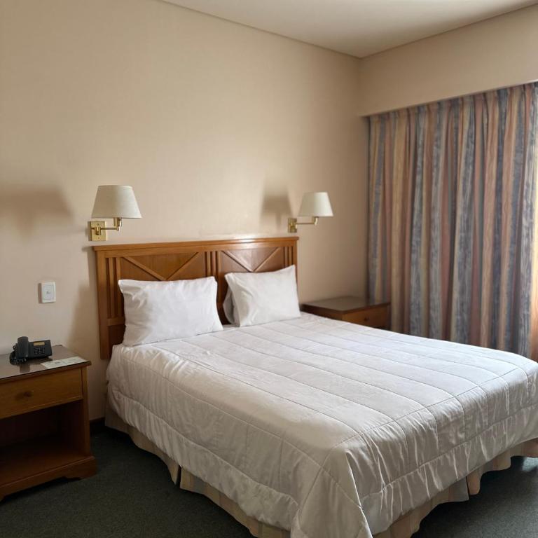 Hotel Austral Bahía Blanca - Habitación Doble Estándar - 2 camas - 4