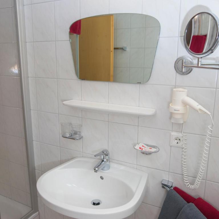 Apart Montana - Apartment mit 2 Schlafzimmern und Balkon - 3