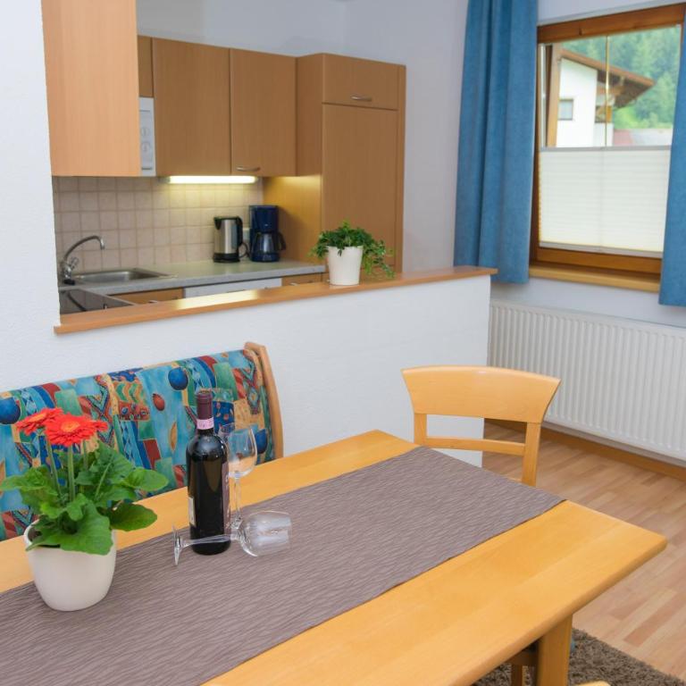 Apart Montana - Apartment mit 2 Schlafzimmern und Balkon - 17