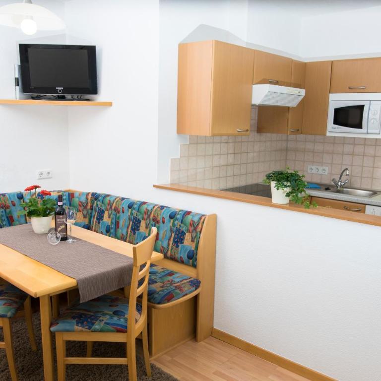 Apart Montana - Apartment mit 2 Schlafzimmern und Balkon - 18