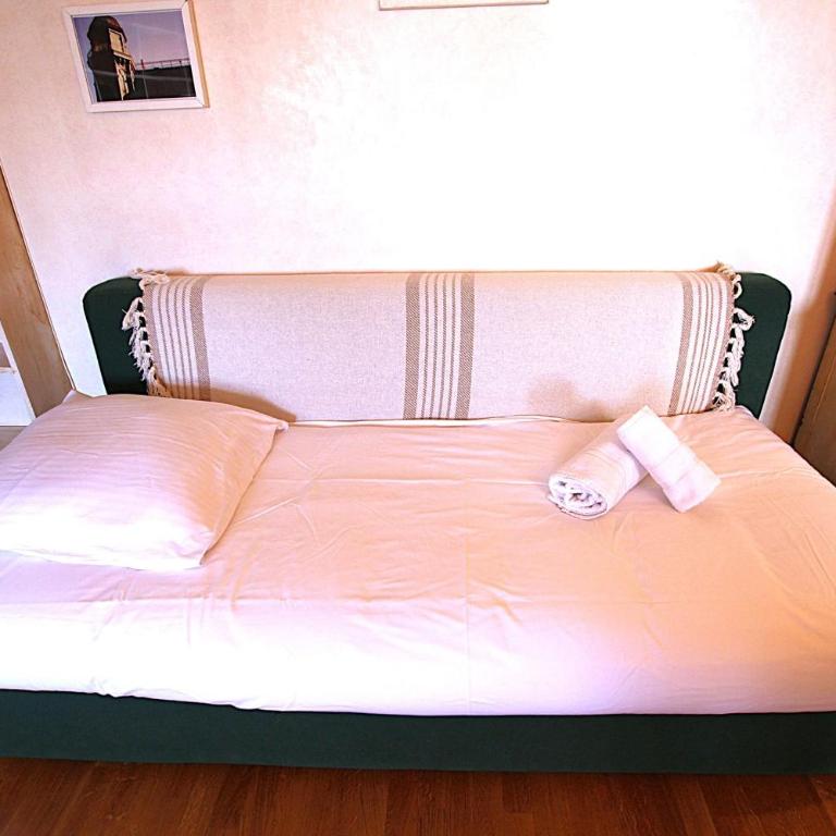 Cannes Central Hub - Walk to Palais & Beach - Apartment - 6