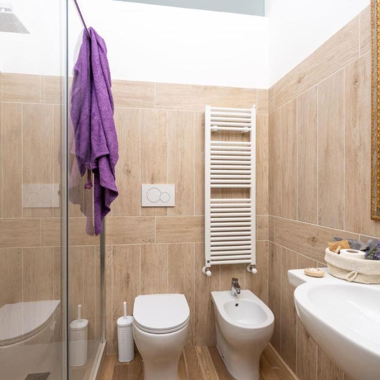 Casamia Tuscan Oasis 4Br Panoramic Penthouse Hot Tub & Easy Parking - Four-Bedroom Penthouse Apartment - 27
